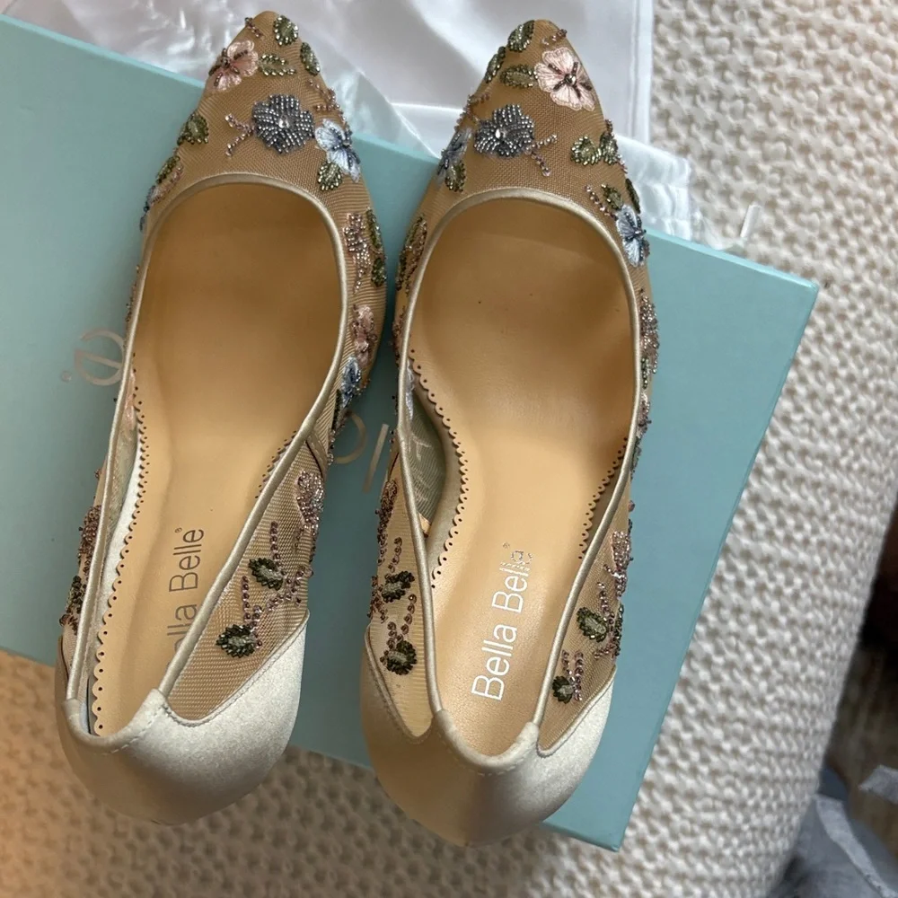 Bella Belle Gold Embroidered Women's Heels NIB size 9 - Picture 7 of 8